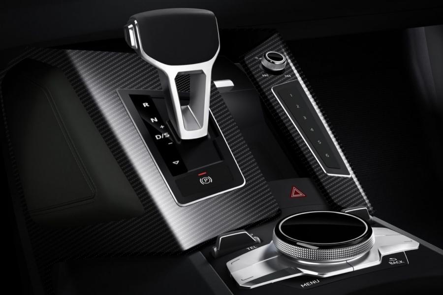 Детали интерьера Audi Sport Quattro Concept 2013 года  (фото 10 из 12)